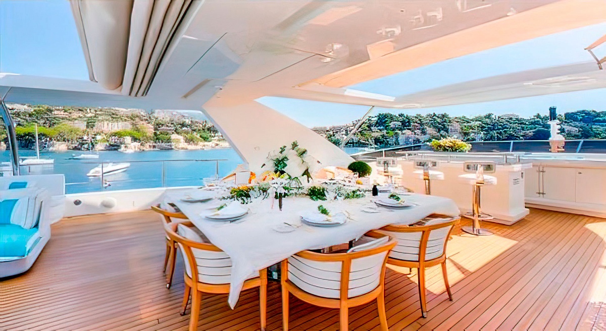 Аренда мега яхты Benetti Crystal 140 - Nela во Франции
